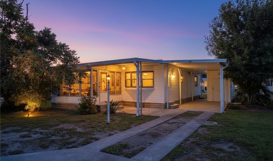 697 Pinewood Blvd, Barefoot Bay, FL 32976 - 2 Beds, 2 Bath
