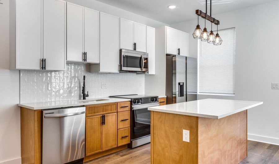 921 EDGLEY St, Philadelphia, PA 19122 - 4 Beds, 5 Bath
