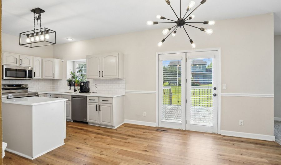 305 NE 16th St, Ankeny, IA 50021 - 3 Beds, 3 Bath