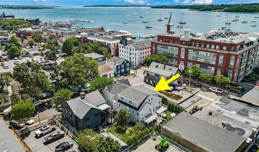 21 Bradford St 2, Bristol, RI 02809 - 3 Beds, 4 Bath