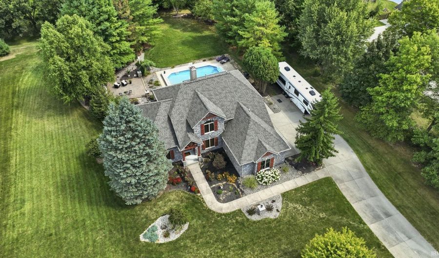 102 Greenhurst Ct, Auburn, IN 46706 - 4 Beds, 3 Bath
