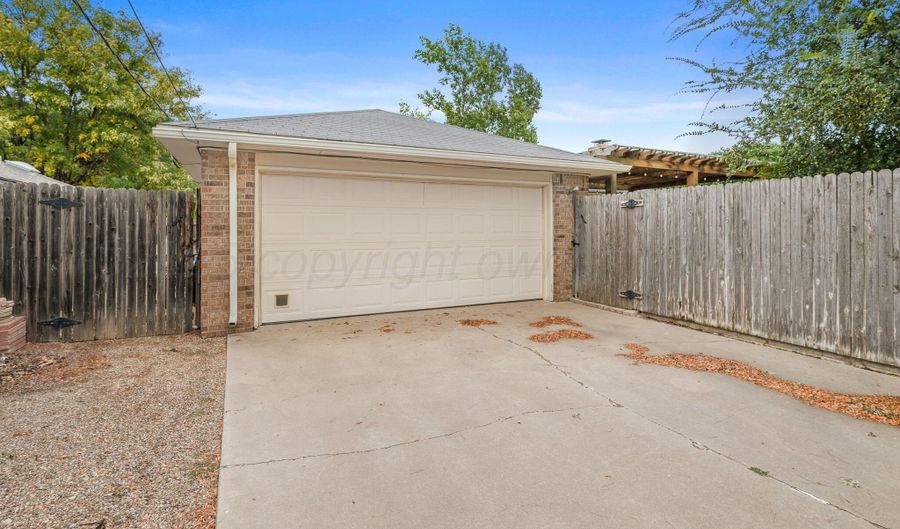 6801 MICHELLE Dr, Amarillo, TX 79109 - 3 Beds, 2 Bath