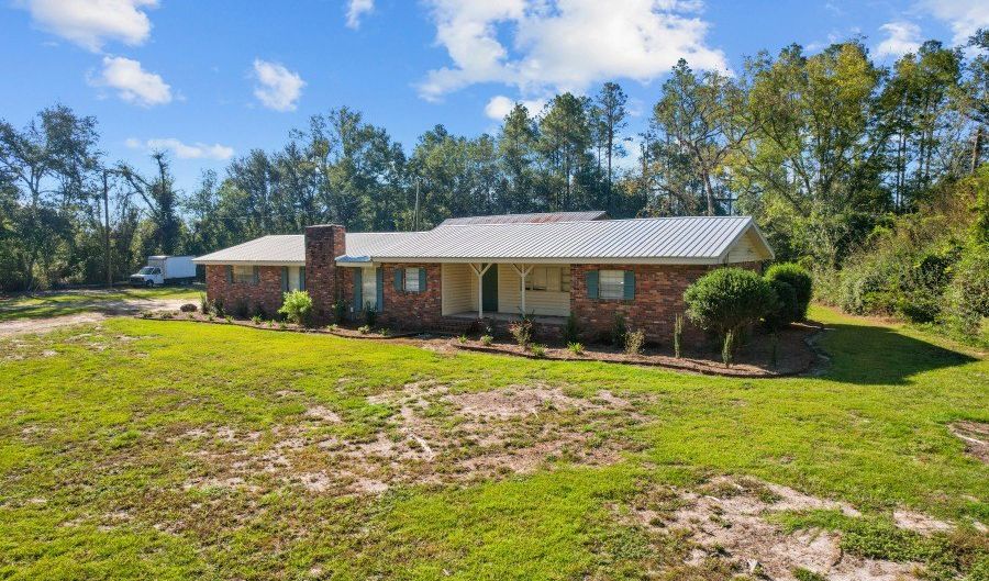 780 David Carter Rd, Baxley, GA 31513 - 3 Beds, 2 Bath