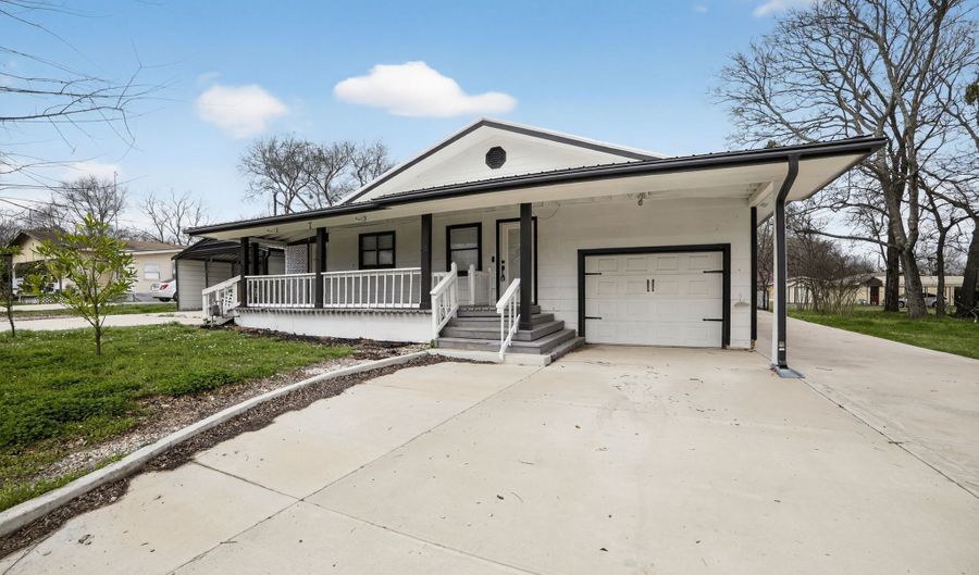 204 Dewitt St, Alba, TX 75410 - 2 Beds, 2 Bath