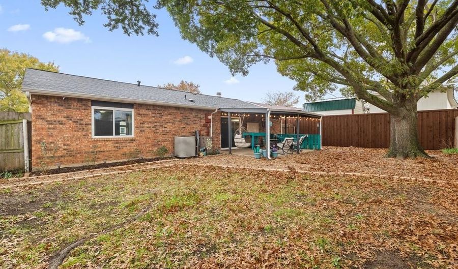 711 Sunny Slope Dr, Allen, TX 75002 - 3 Beds, 2 Bath