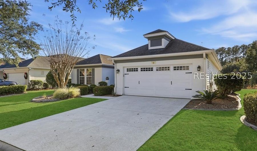 19 Hampton Cir, Bluffton, SC 29909 - 2 Beds, 2 Bath