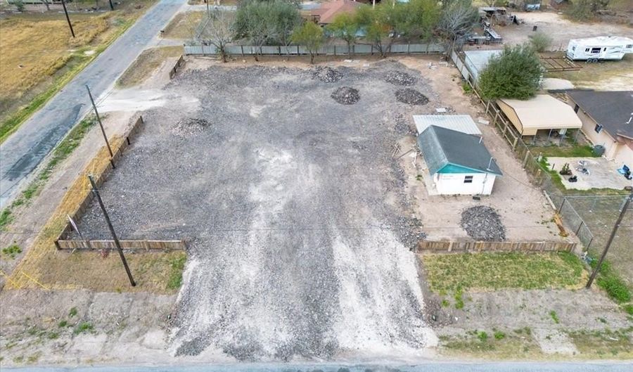 500 E El Dora Rd, Alamo, TX 78516 - 0 Beds, 0 Bath