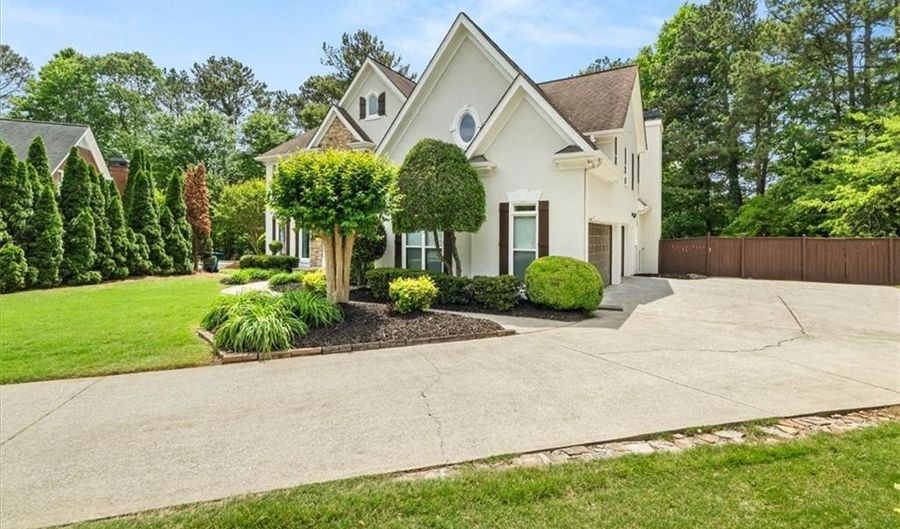 1008 STREAM VALLEY Ct, Alpharetta, GA 30022 - 7 Beds, 5 Bath