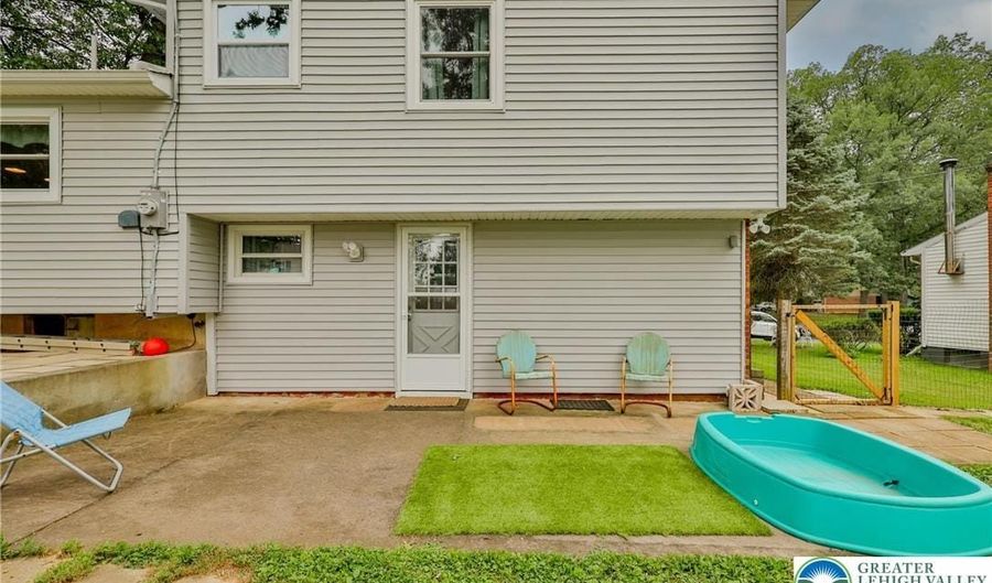 2487 S 6th St, Allentown, PA 18103 - 3 Beds, 2 Bath