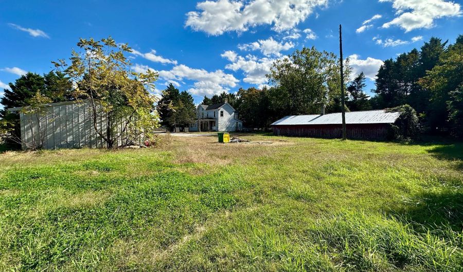 459 KILLENS POND Rd, Harrington, DE 19952 - 4 Beds, 1 Bath