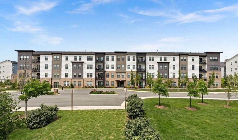 42874 FIREFLY SONATA Ter 403, Ashburn, VA 20148 - 3 Beds, 2 Bath