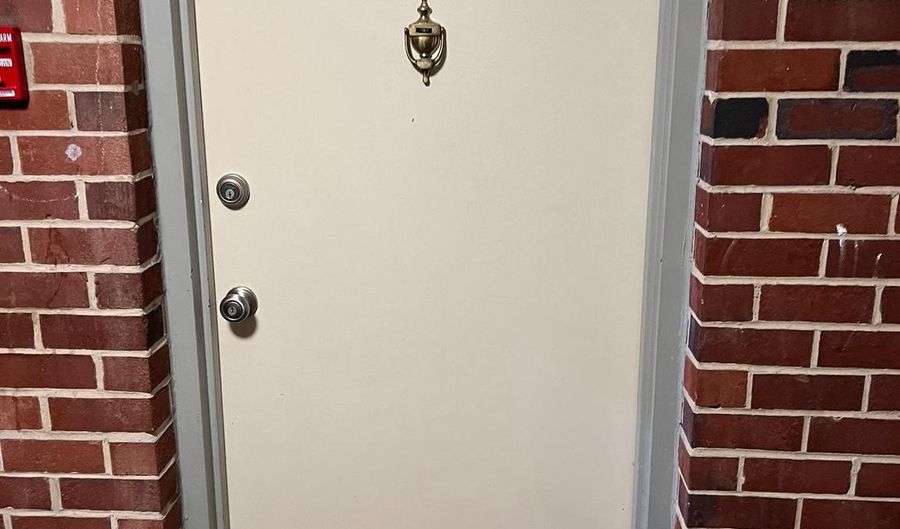 4411 ROMLON St 101, Beltsville, MD 20705 - 3 Beds, 2 Bath
