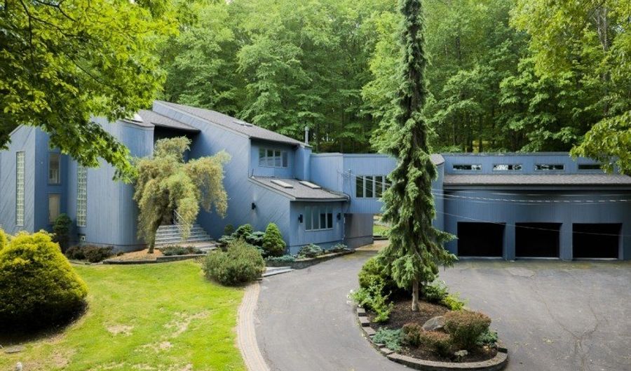 16 Perona Rd, Andover, NJ 07821 - 4 Beds, 4 Bath
