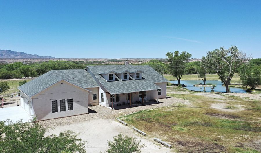 1050 S Dill Rd, Benson, AZ 85602 - 6 Beds, 4 Bath