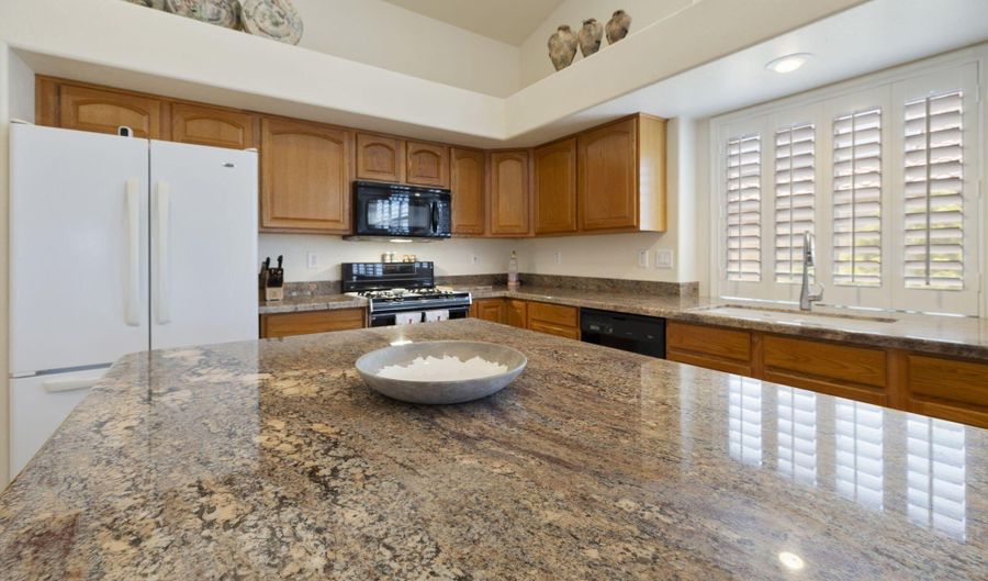 12435 W MONTE VISTA Rd, Avondale, AZ 85392 - 4 Beds, 3 Bath