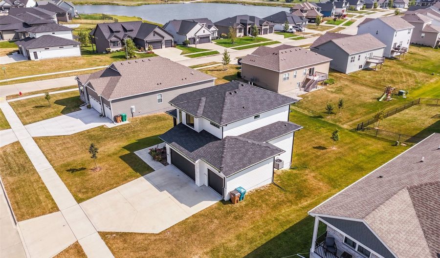 3217 Lakeview Dr SE, Altoona, IA 50009 - 3 Beds, 3 Bath