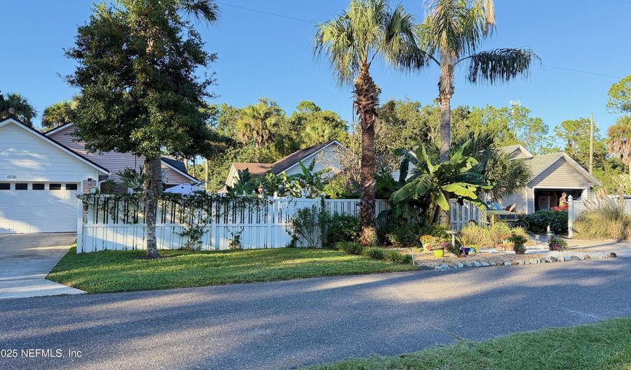 696 KESTNER Rd, Atlantic Beach, FL 32233 - 2 Beds, 1 Bath