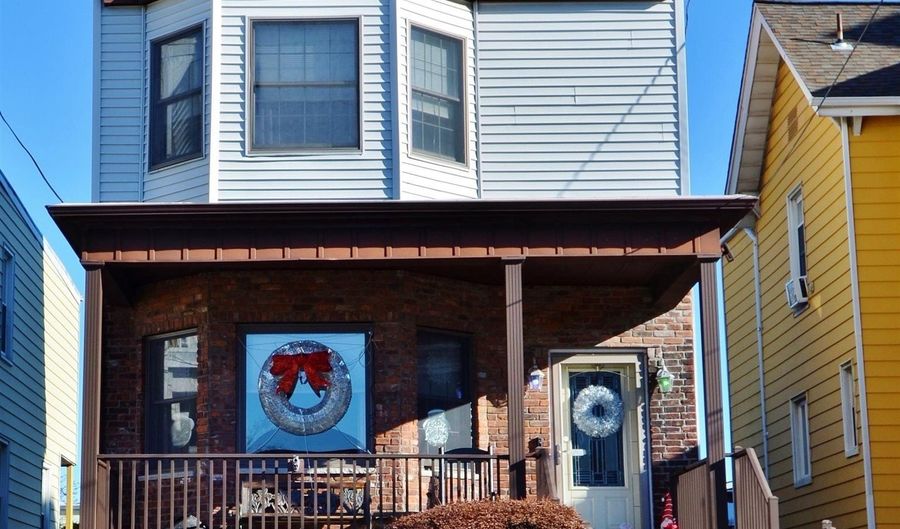 126 LORD Ave, Bayonne, NJ 07002 - 4 Beds, 2 Bath