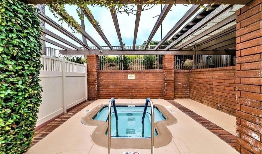 7102 San Bartolo St 11, Carlsbad, CA 92011 - 2 Beds, 2 Bath