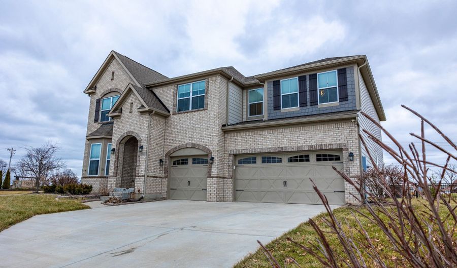 4061 Secretariat Ln, Bargersville, IN 46106 - 6 Beds, 4 Bath