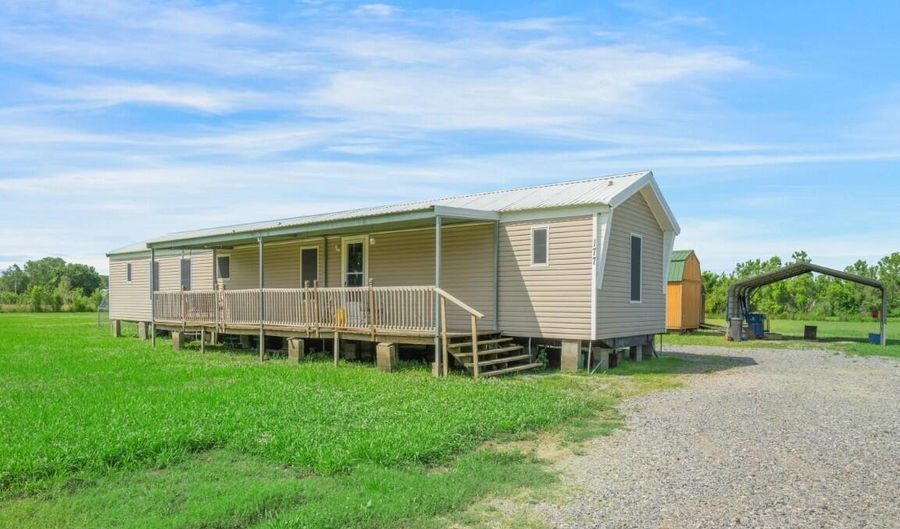 177 Lynn Robin Rd, Arnaudville, LA 70512 - 3 Beds, 2 Bath