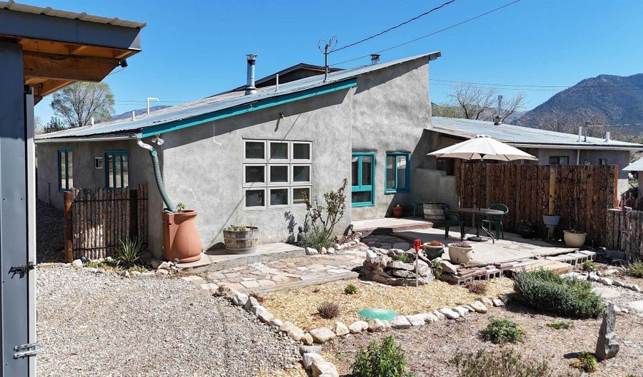 10 A Las Animas, Arroyo Seco, NM 87514 - 2 Beds, 1 Bath