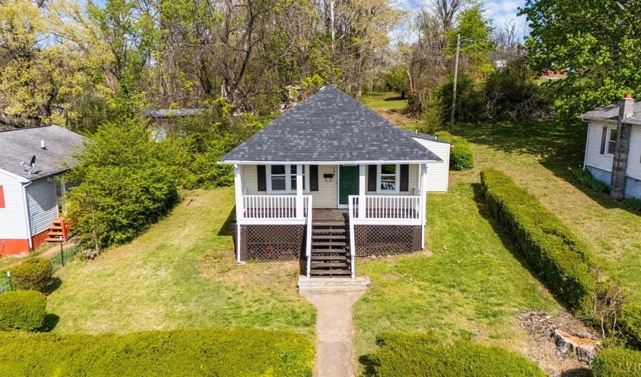 702 13th St, Altavista, VA 24517 - 2 Beds, 1 Bath
