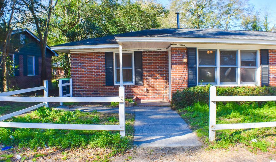 1810 6th St A, Beaufort, SC 29902 - 2 Beds, 1 Bath