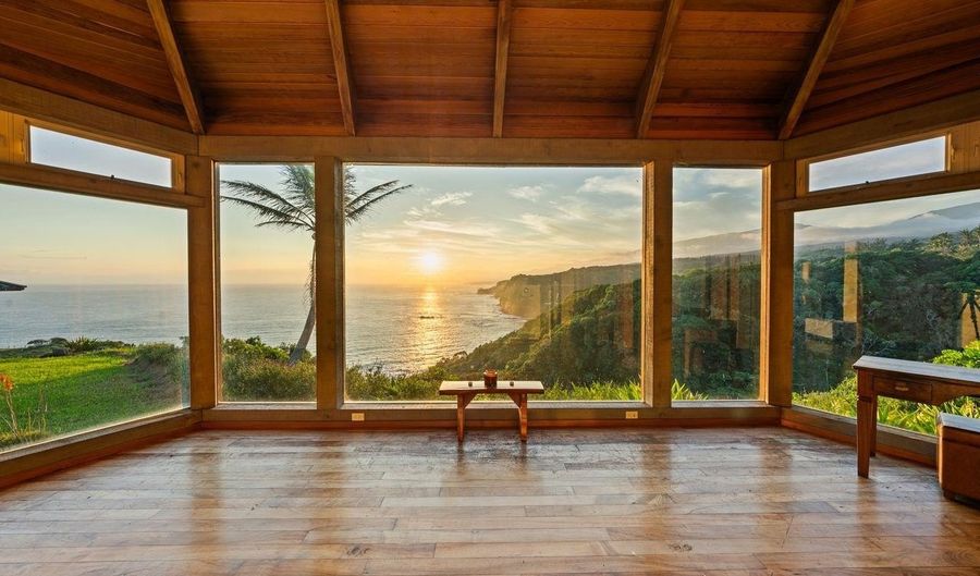 180 Door Of Faith Rd, Haiku, HI 96708 - 3 Beds, 2 Bath