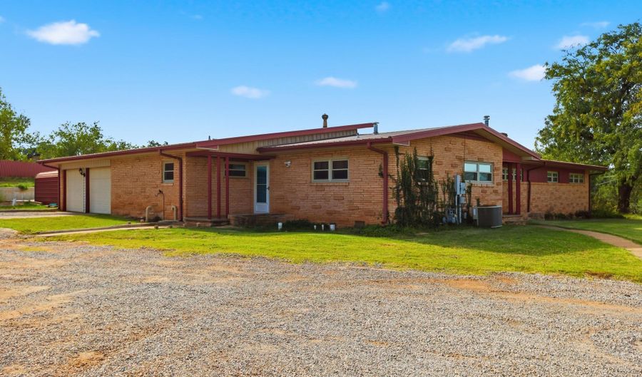 1301 S 8th, Alva, OK 73717 - 4 Beds, 3 Bath