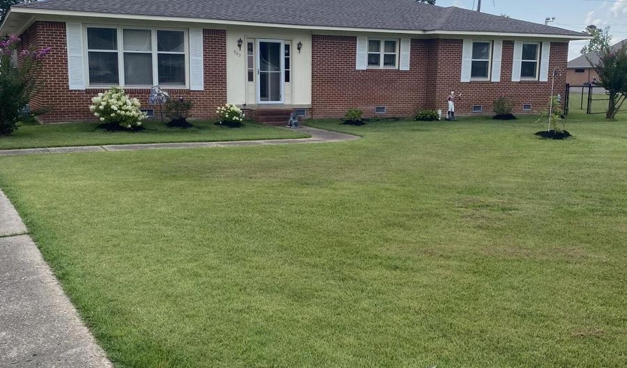 903 N Boulevard Dr, Amory, MS 38821 - 3 Beds, 4 Bath