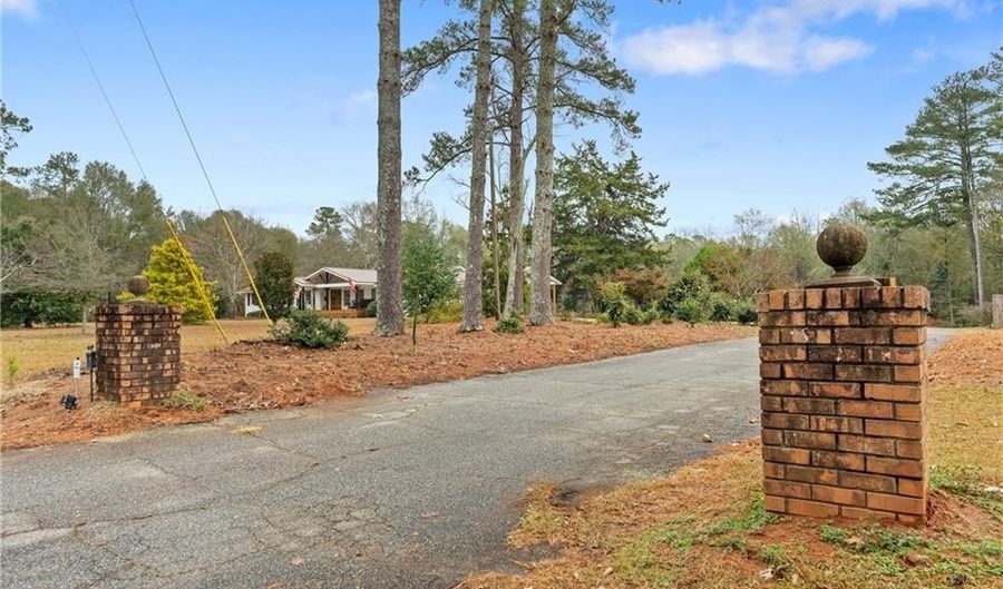 4535 Barnett Shoals Rd, Athens, GA 30605 - 4 Beds, 3 Bath
