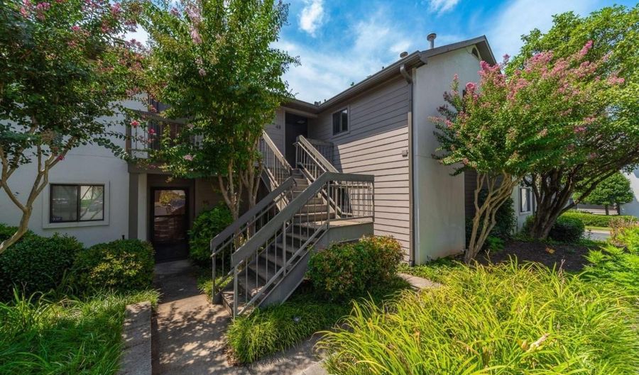 48 Finch Trl NE, Atlanta, GA 30308 - 2 Beds, 2 Bath