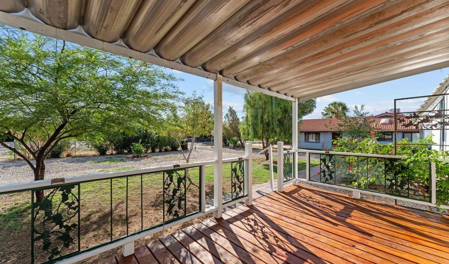 26600 S Grandview Dr, Congress, AZ 85332 - 3 Beds, 1 Bath