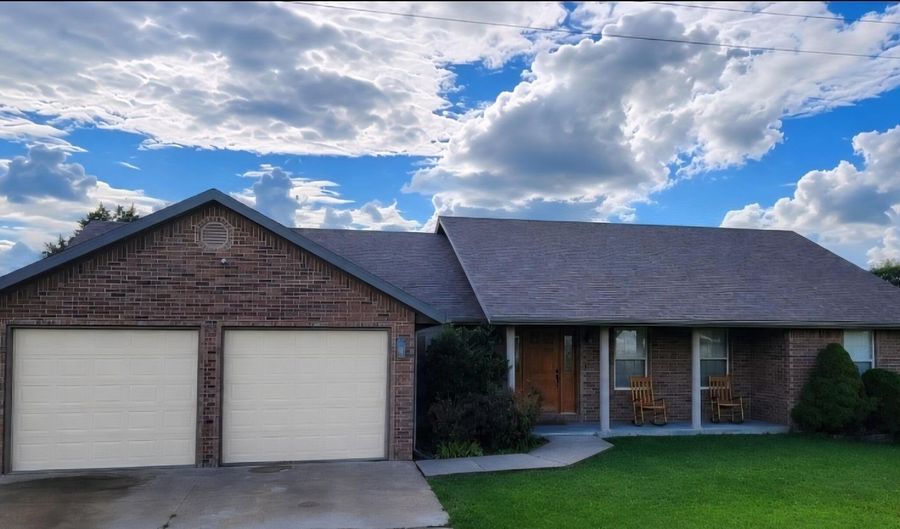 703 Kenny St, Ava, MO 65608 - 3 Beds, 2 Bath