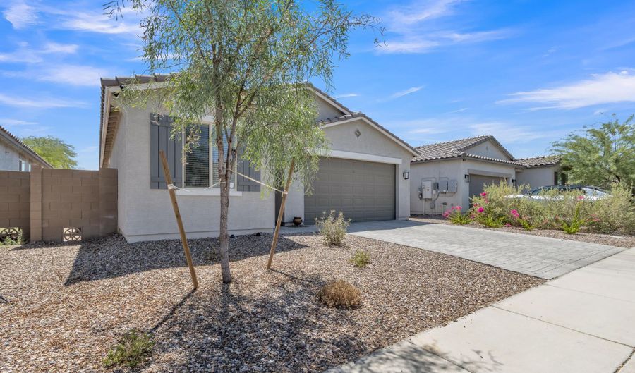 1960 N LORETTA Pl, Casa Grande, AZ 85122 - 3 Beds, 2 Bath
