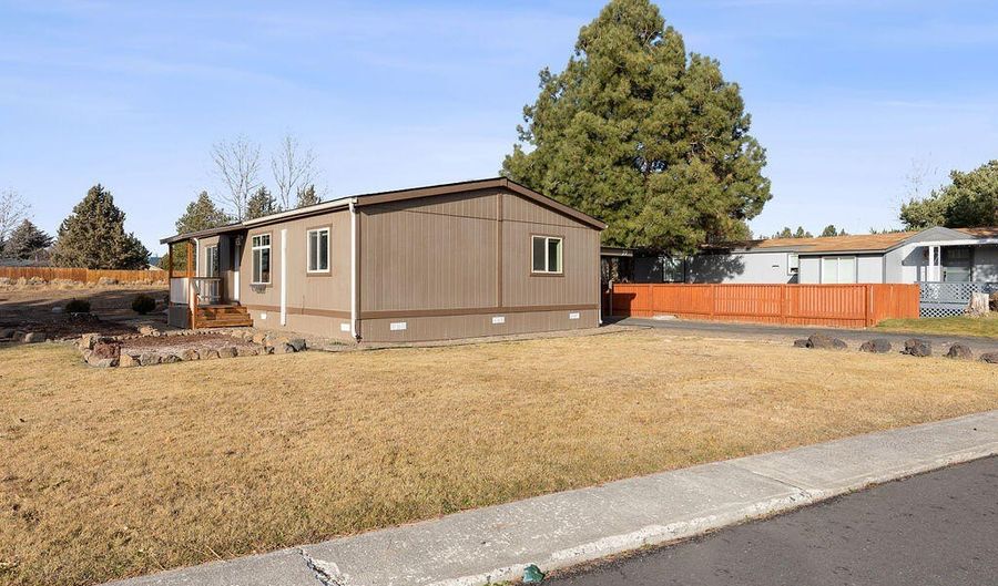 61445 SE 27th 22, Bend, OR 97702 - 3 Beds, 2 Bath