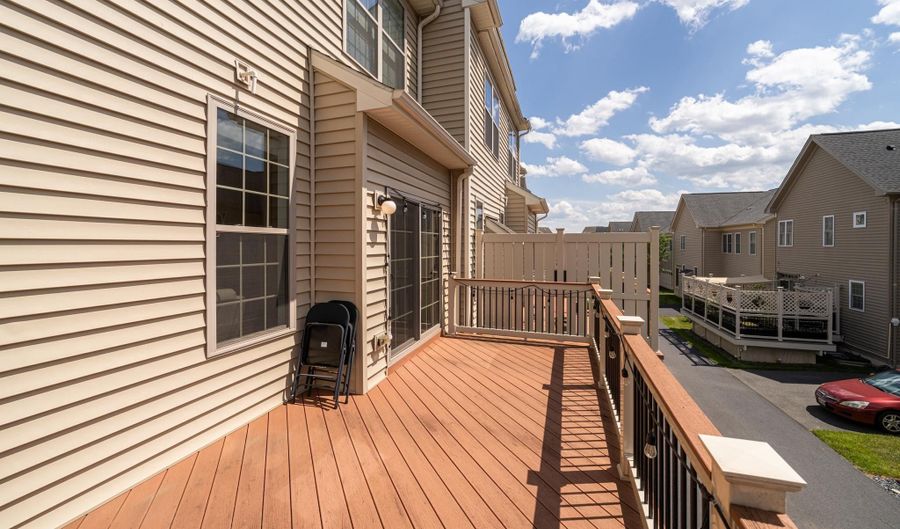 22489 NAUGATUCK Sq, Ashburn, VA 20148 - 4 Beds, 4 Bath