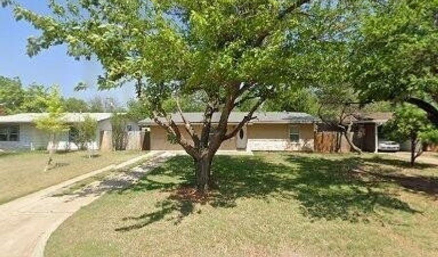 1329 Buccaneer Dr, Abilene, TX 79605 - 3 Beds, 1 Bath