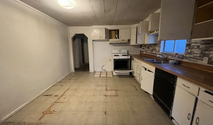 374 H St, Hawthorne, NV 89415 - 2 Beds, 2 Bath