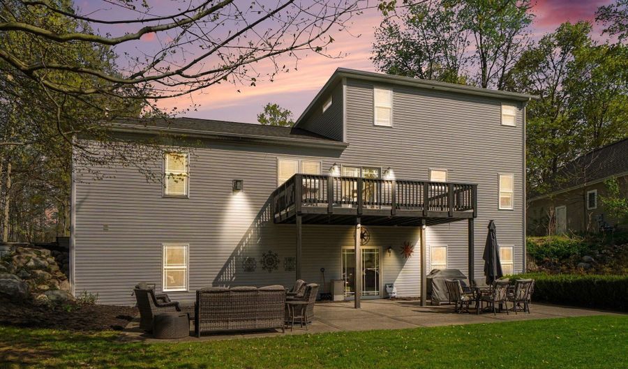 2516 Vanhorn Ct, Allegan, MI 49010 - 4 Beds, 5 Bath