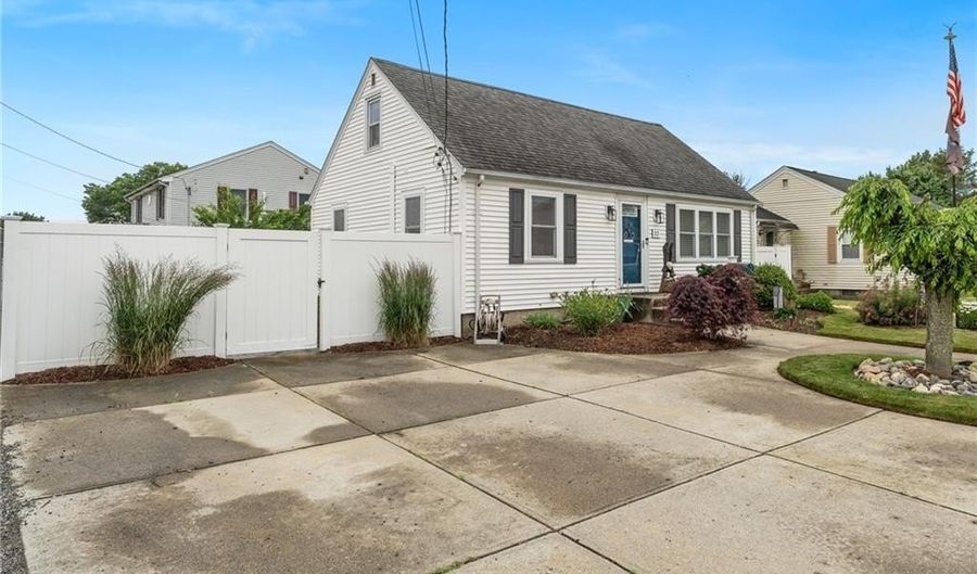 32 Waterman Ave, Johnston, RI 02919 - 3 Beds, 2 Bath