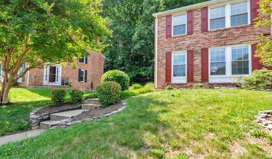 472 LAUREL VALLEY Ct, Arnold, MD 21012 - 3 Beds, 3 Bath