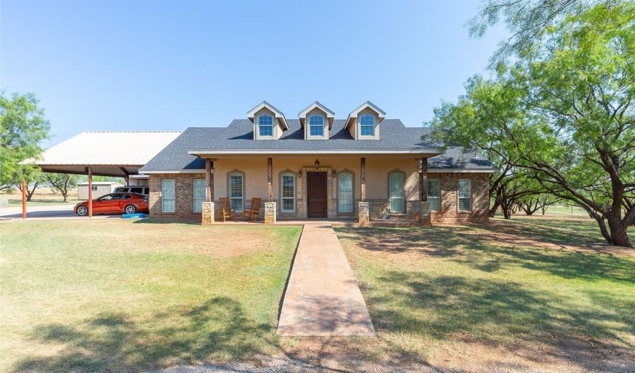 7702 Spinks Rd, Abilene, TX 79603 - 3 Beds, 3 Bath