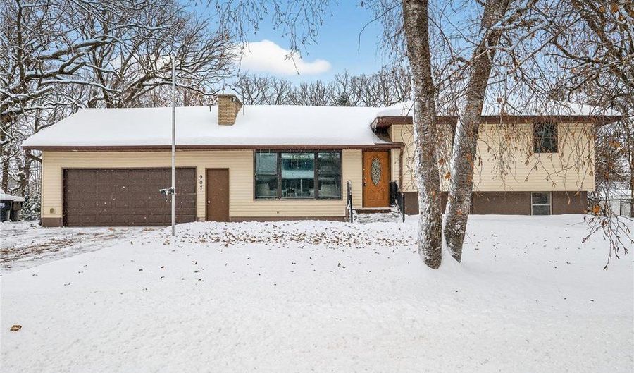 907 40th Ln, Anoka, MN 55303 - 3 Beds, 2 Bath