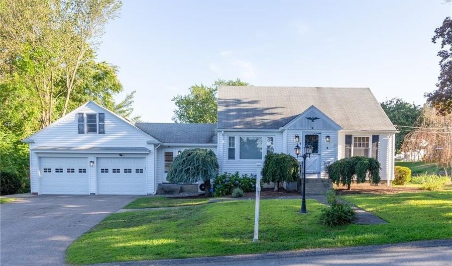 9 Cannon St, Cranston, RI 02920 - 4 Beds, 2 Bath
