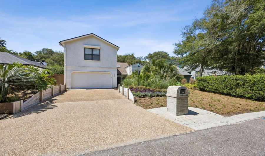 330 GARDEN Ln, Atlantic Beach, FL 32233 - 3 Beds, 3 Bath