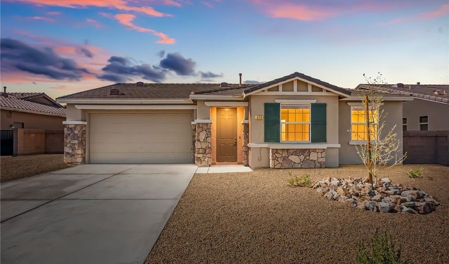 570 McAlister Dr, Bullhead City, AZ 86442 - 3 Beds, 2 Bath