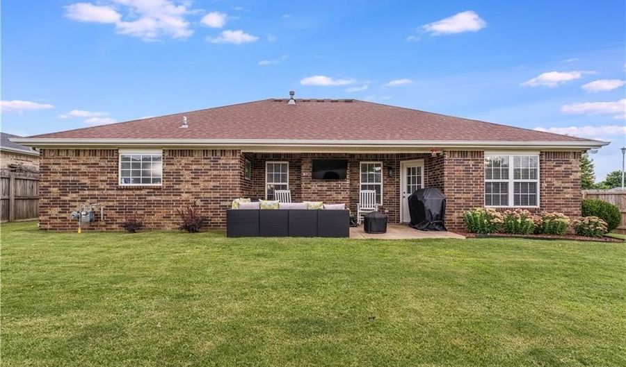 541 Firewood Dr, Centerton, AR 72719 - 3 Beds, 2 Bath