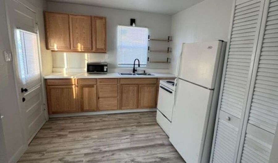 602 N Third St, Carlsbad, NM 88220 - 2 Beds, 1 Bath